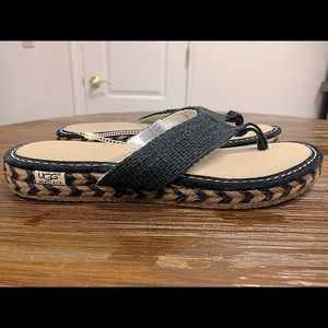 UGG Flip Flop Textile/Leather Sandals - Size 9